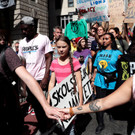 2019-09-20T175344Z_243001321_RC14E7ED2C00_RTRMADP_3_CLIMATE-CHANGE-STRIKE-NEW-YORK.JPG