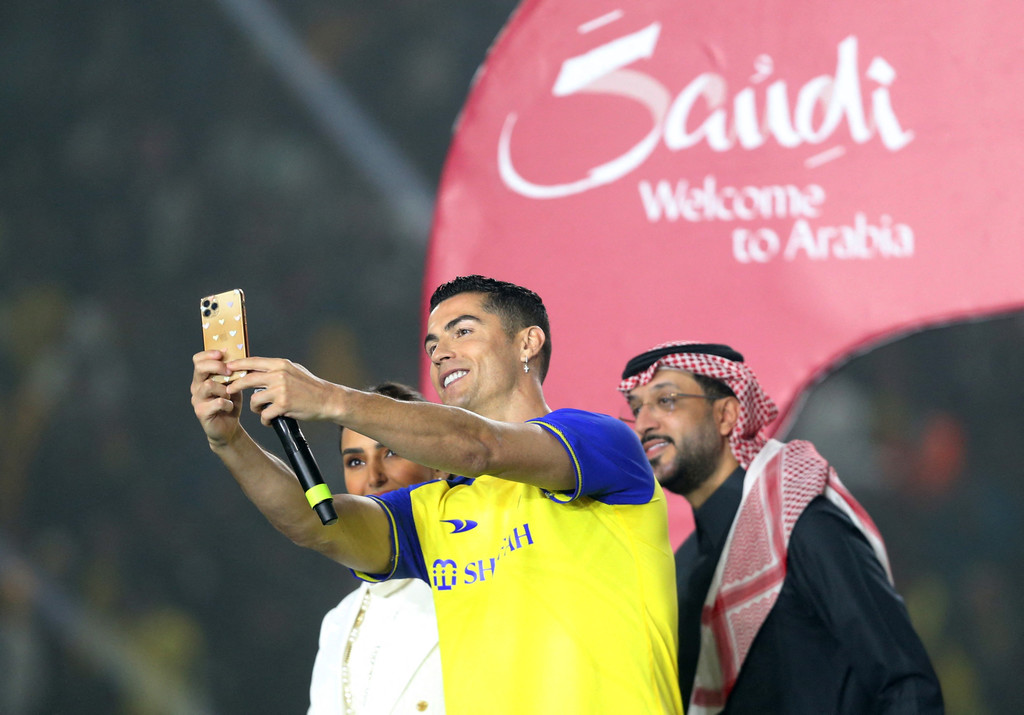 2023-01-03T174515Z_1426395664_UP1EJ131DBCBP_RTRMADP_3_SOCCER-SAUDI-RONALDO.JPG