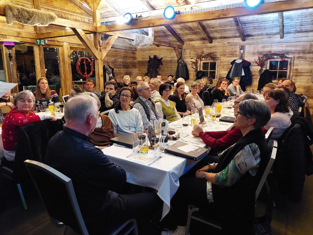 Weihnachtsfeier 2022-1.jpg