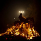 Luminarias in Spanien: Ein Ritt durch die Flammen