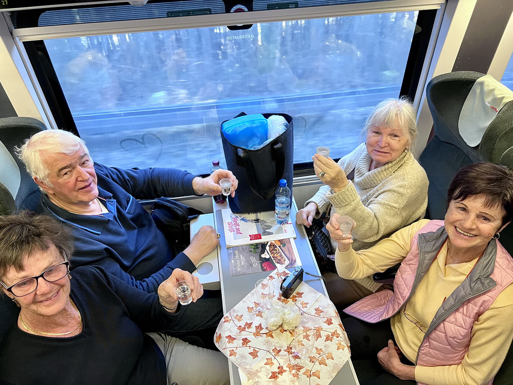 06_ Holiday 2023.jpg