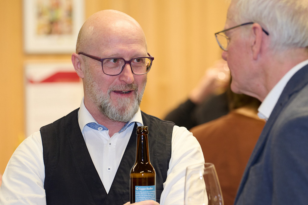 Vernissage_20230120_EGG_Raiffeisen_Lebenshilfe_RGZ5923_LK1800.jpg