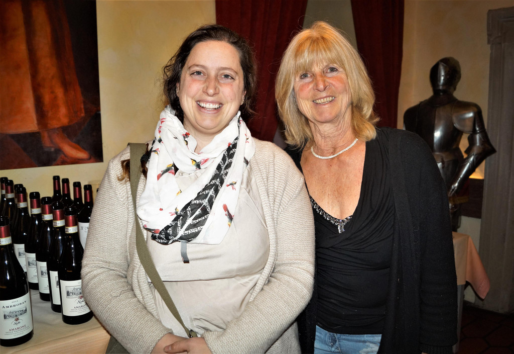 Sandy und Ursi Deppeler freuten sich einen wunderbaren Gourmet-Abend.JPG