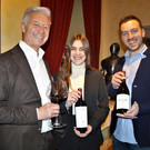 Andrew Nussbaumer_ mit Sofia Palmerston und Angelo Nicolis vom Weingut Nicolis.JPG