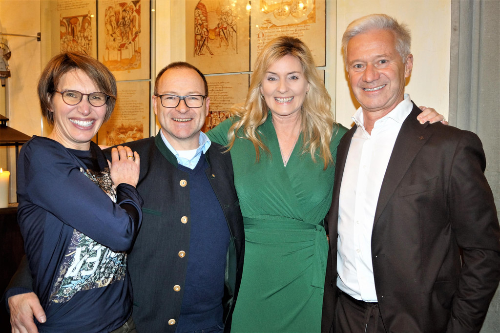 Birke und Klaus Nussbaumer mit Bettina Heimpel und Andrew Nussbaumer.JPG