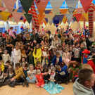 Spannung beim Auftritt des Prinzenpaars und der Tombola.jpg