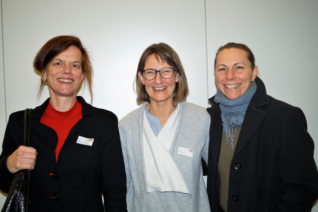 K__nstlerin und Re-Designerin Uta Belina W__ger_ Gertud Wegner _Zur Quelle_ und Agnes Tapai _CLLP Lifestyle_.JPG