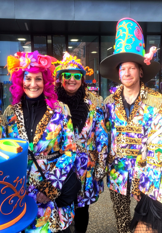 Fasching B__RGERMEISTER Absetzung C PUBLIKUM Gemeinde Platz 05-02-2023 _3_.jpg