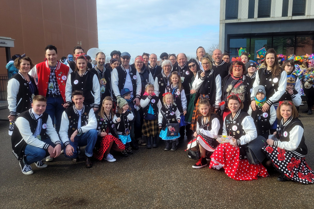 Fasching B__RGERMEISTER Absetzung C PUBLIKUM Gemeinde Platz 05-02-2023 _5_.jpg