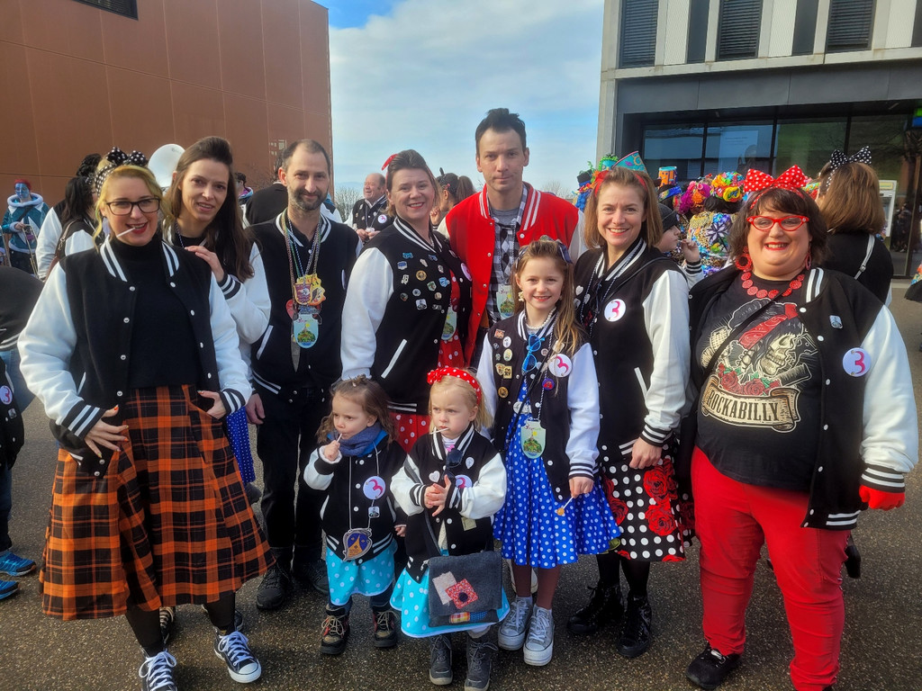 Fasching B__RGERMEISTER Absetzung C PUBLIKUM Gemeinde Platz 05-02-2023 _6_.jpg