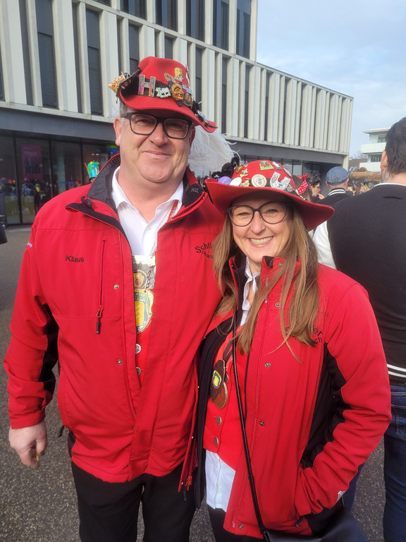 Fasching B__RGERMEISTER Absetzung C PUBLIKUM Gemeinde Platz 05-02-2023 _17_.jpg