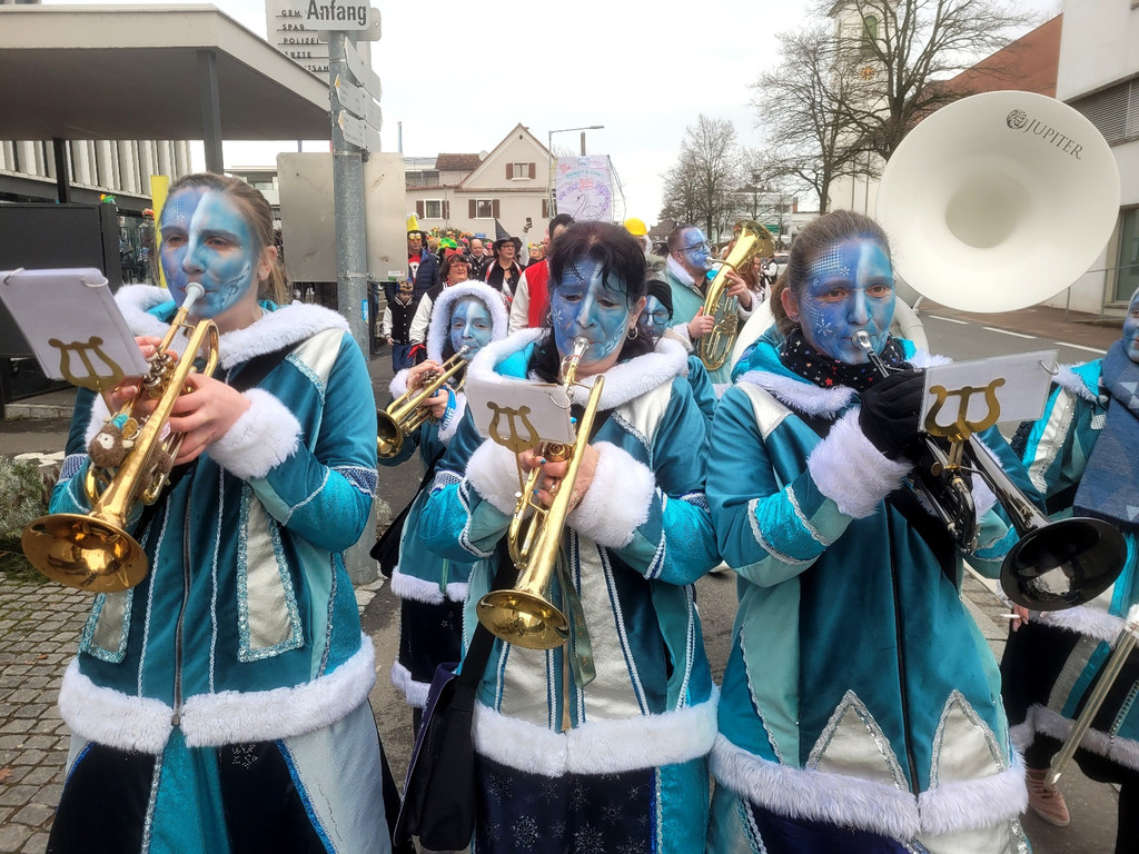 Fasching B__RGERMEISTER Absetzung C PUBLIKUM Gemeinde Platz 05-02-2023 _12_.jpg