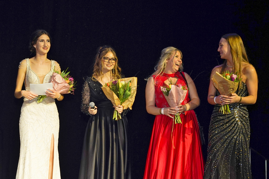 Maturaball_HTL_Dornbirn_8_Teana Blagojevic_ Amela Samardzic_ Anja Ibele und Coco Thaler.jpg