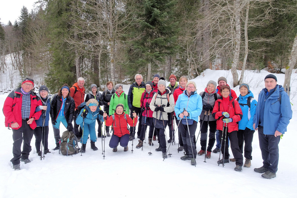 DSC02988 Gruppenfoto beim Start.jpg