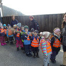 Die Fraxner Kinder bauen einen Kinderfunken
