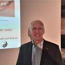 Faszinierender Vortrag von Physiker Bertram Batlogg auf Falkenhorst