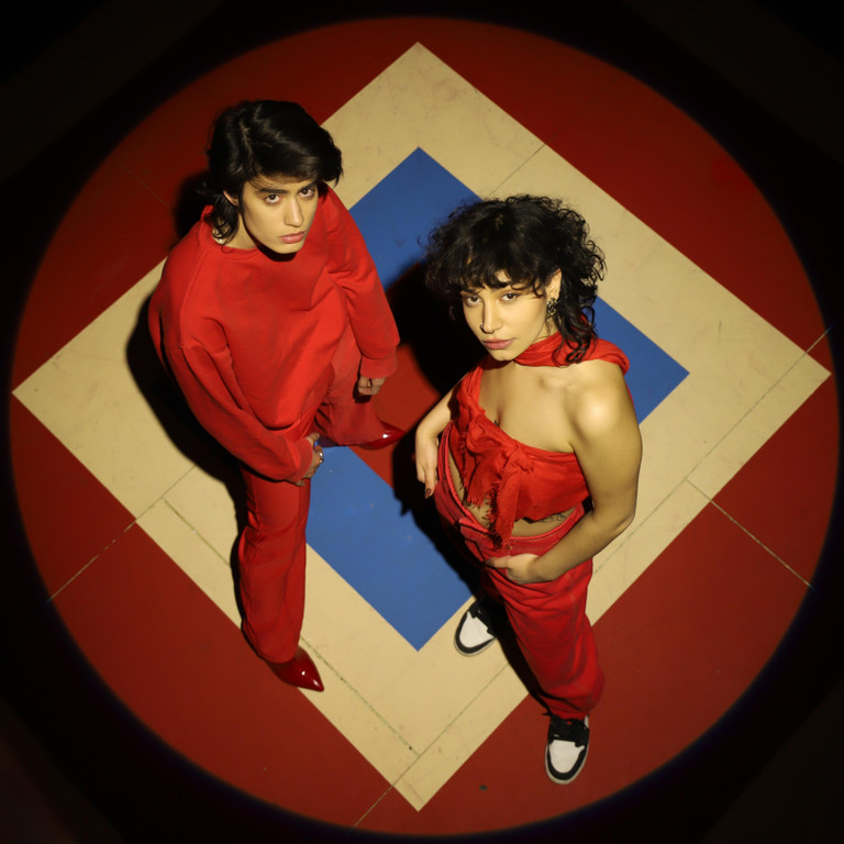 14_Aze-Hotline Aze1a___ Amelie Strobl.jpeg