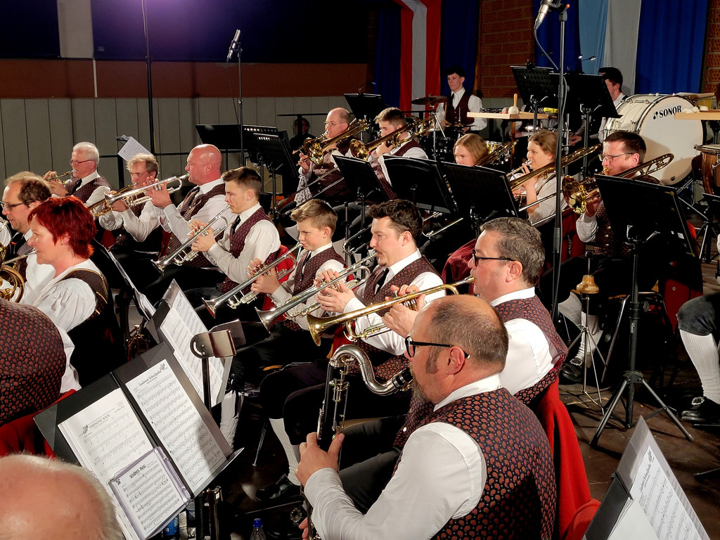 Musikverein FR__HLINGSKONZERT B Musikanten DETAIL15-04-2023 _6_.jpg