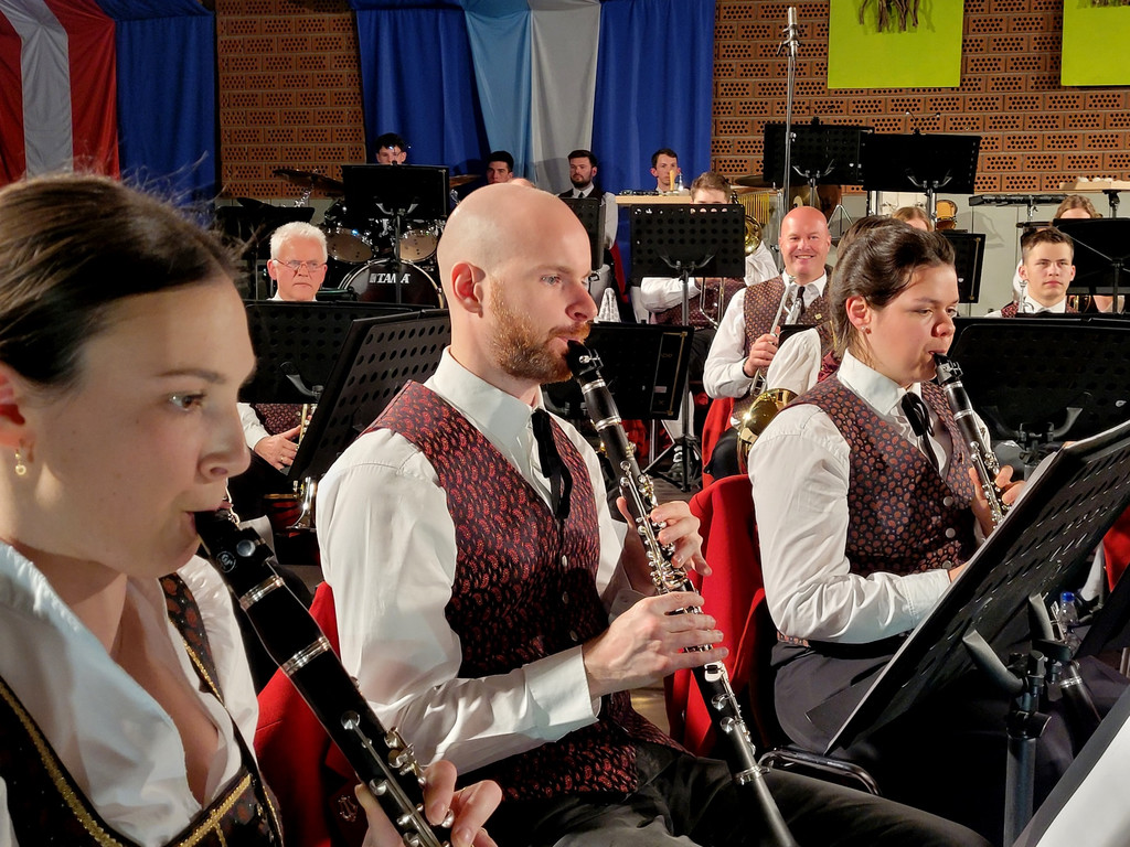 Musikverein FR__HLINGSKONZERT B Musikanten DETAIL15-04-2023 _3_.jpg