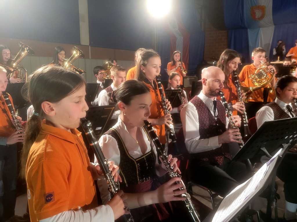 Musikverein FR__HLINGSKONZERT C MV plus JUGEND 15-04-2023 _5_.jpg