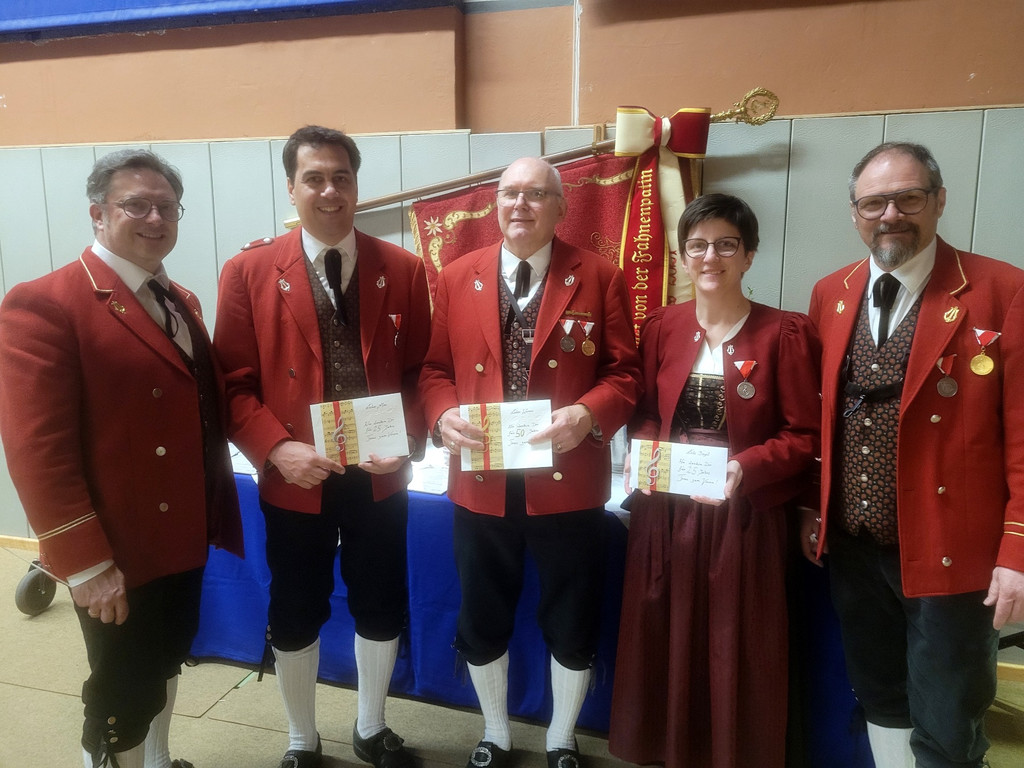 Musikverein FR__HLINGSKONZERT D Ehrungen und LAZ 15-04-2023 _2_.jpg