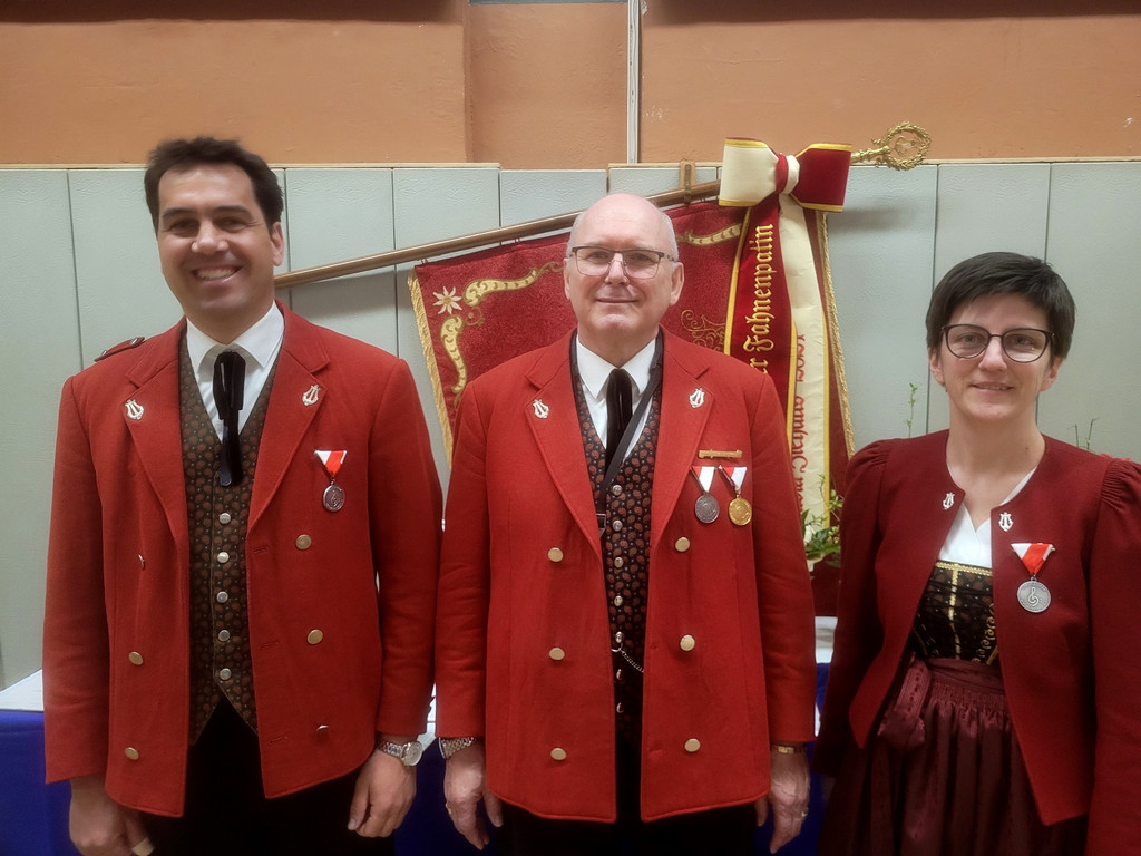 Musikverein FR__HLINGSKONZERT D Ehrungen und LAZ 15-04-2023 _4_.jpg