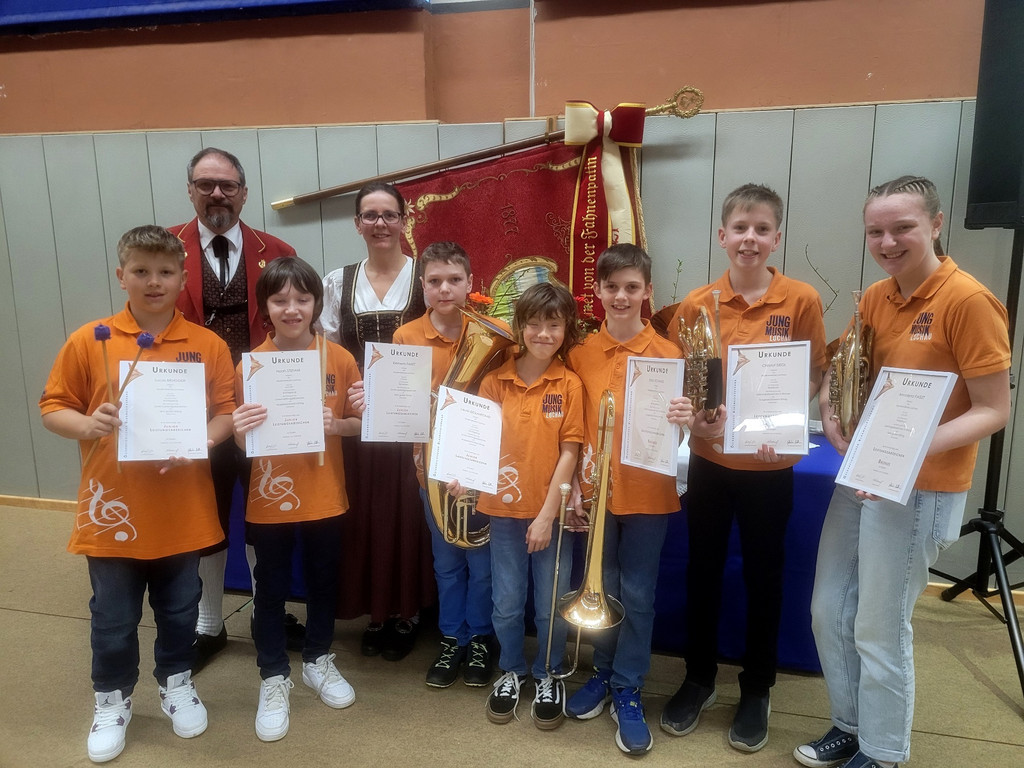 Musikverein FR__HLINGSKONZERT D Ehrungen und LAZ 15-04-2023 _11_.jpg