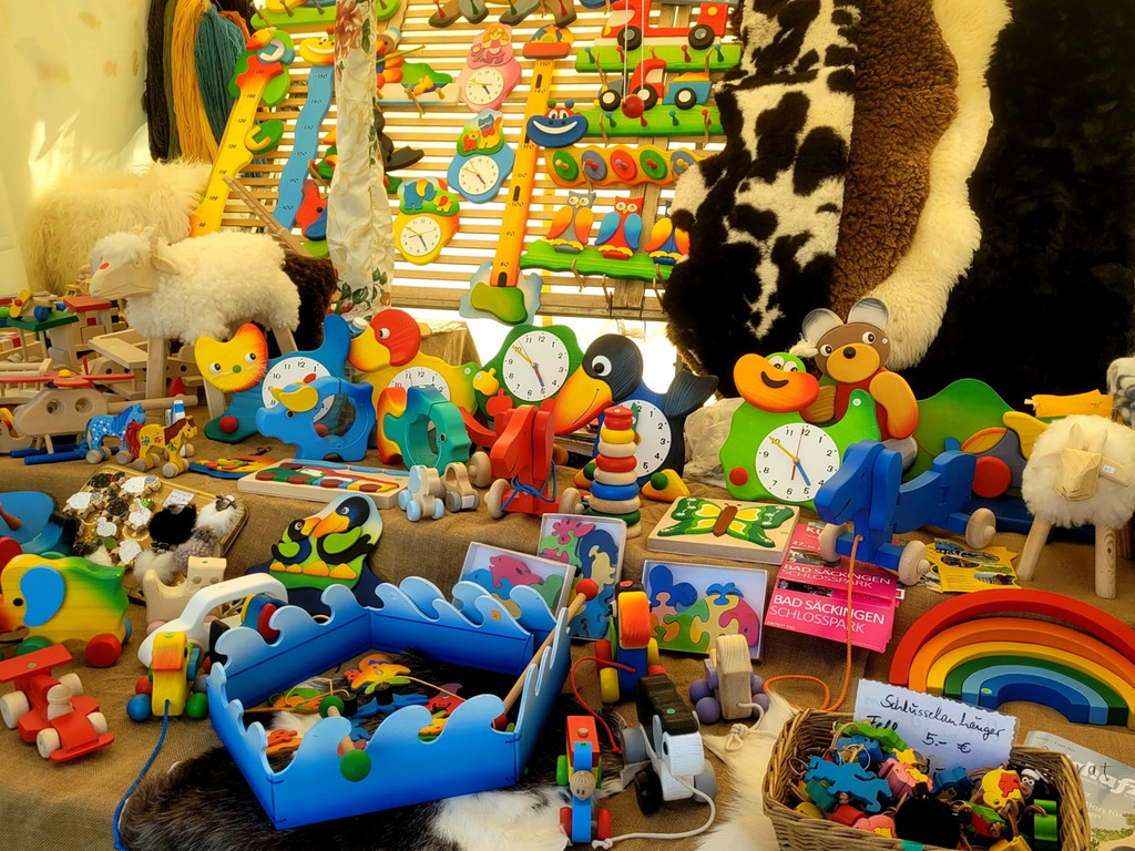 Hard VOL Kunsthandwerkermarkt am Festplatz am See T__pferei G__ttinger Mai 2023 _11_.jpg
