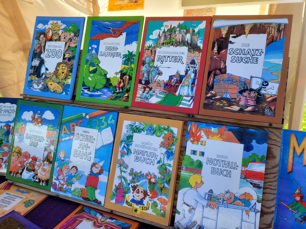 Hard VOL Kunsthandwerkermarkt am Festplatz am See T__pferei G__ttinger Mai 2023 _15_.jpg