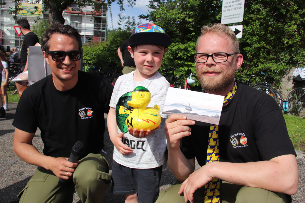 Duckrace 2.JPG
