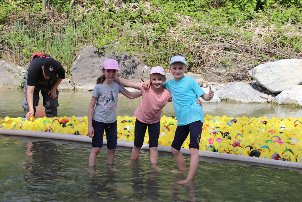 Duckrace 9.JPG