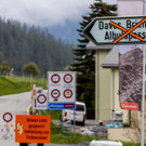 2023-05-12T080409Z_217436244_RC2VW0A2EECW_RTRMADP_3_SWISS-ROCKSLIDE.JPG