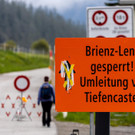 2023-05-12T080411Z_1991904627_RC2VW0A3BIWG_RTRMADP_3_SWISS-ROCKSLIDE.JPG