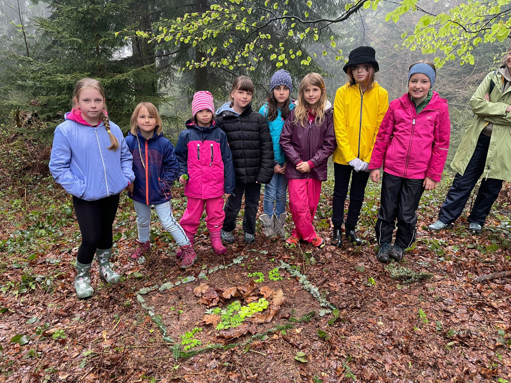 Wald EXKURSION Volkssch__ler by Hehle Paul 02-05-2023 _14_.jpg