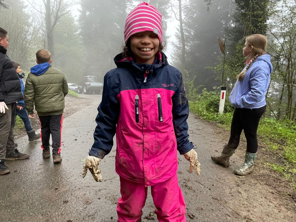 Wald EXKURSION Volkssch__ler by Hehle Paul 02-05-2023 _12_.jpg