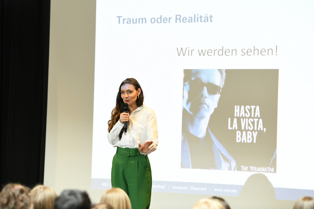 Claudia Brauer-2.jpg