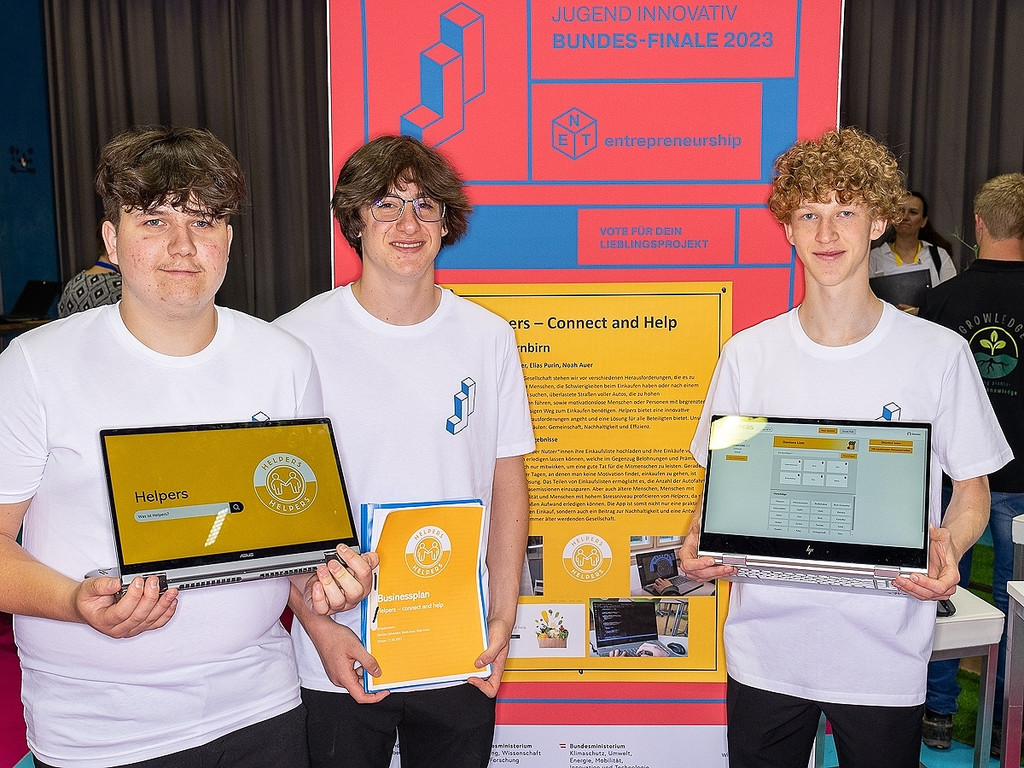 Helpers _c_ aws_ VOGUS  Wolfgang Voglhuber.jpg