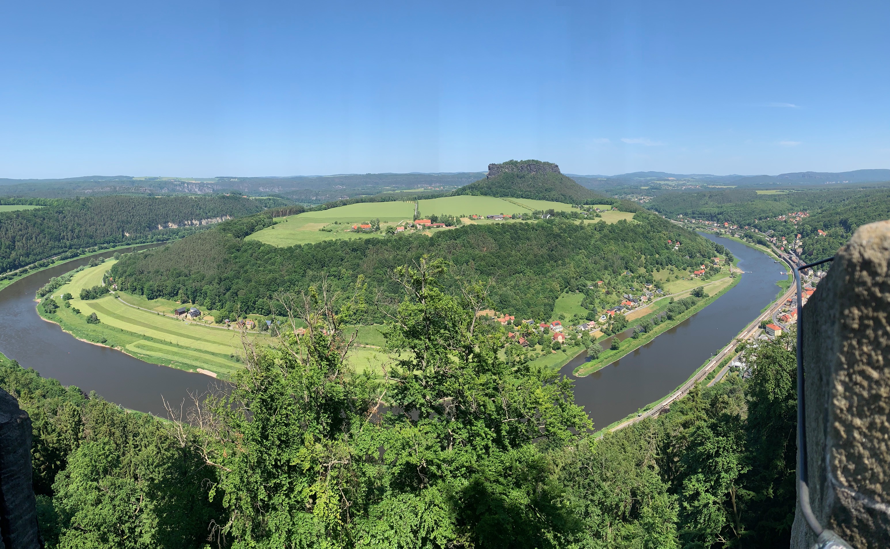 Panorama Elbe.jpg