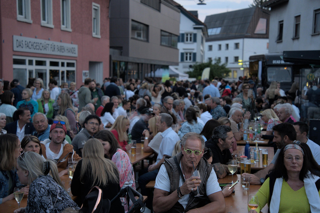 Abendt__rn_Besucher2.jpg