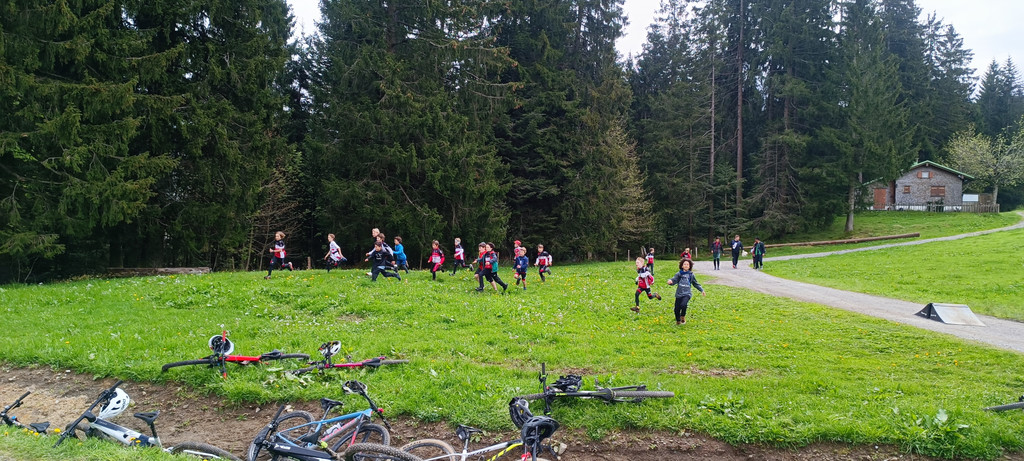 20230519_20_RvDornbirn_BoedeleKidsBikecamp_Copyright__KostelacJuergenDornbirnerSeilbahnAg_037.jpg