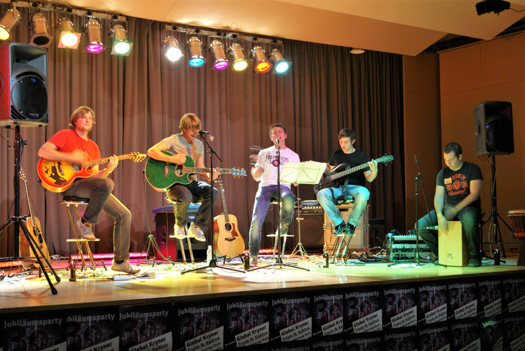 Bucher Band Triple H-30 Jahre JA Buch 2012.JPG