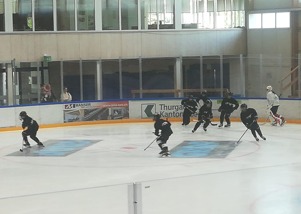 hockey4.jpg