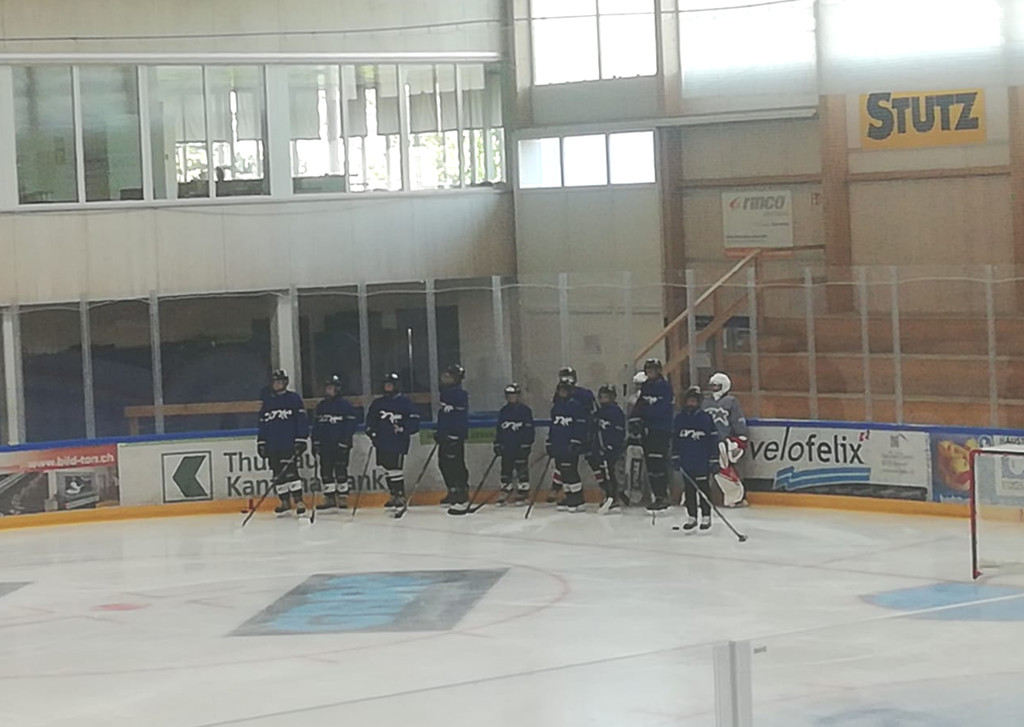 hockey8.jpg