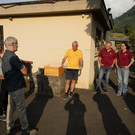 Altpfadfinder beim Bienenzuchtverein