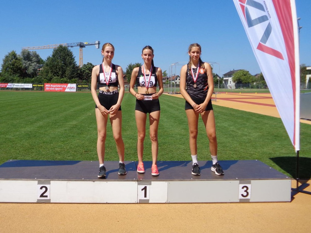 Jolien Hoch Siegerehrung DSC05346.jpg