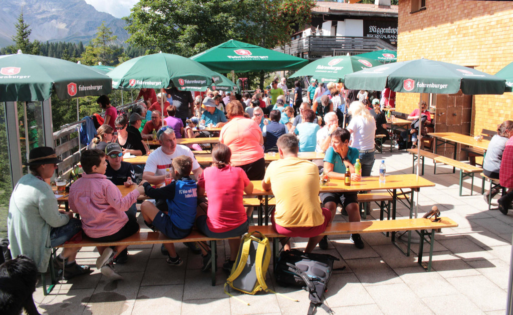 WSV Bergmesse Terrasse 2022.jpg