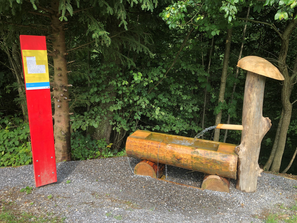 Kneippweg_Wasser.jpg