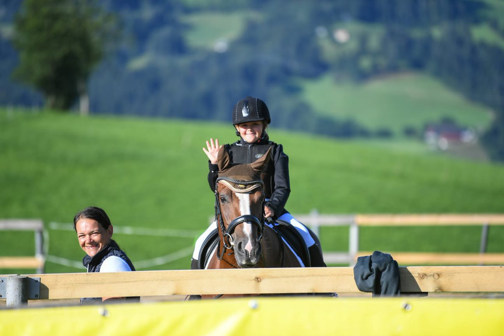 Vivienne und Jasmin Steurer Steurer - Daria - Foto Waschb__r.jpeg