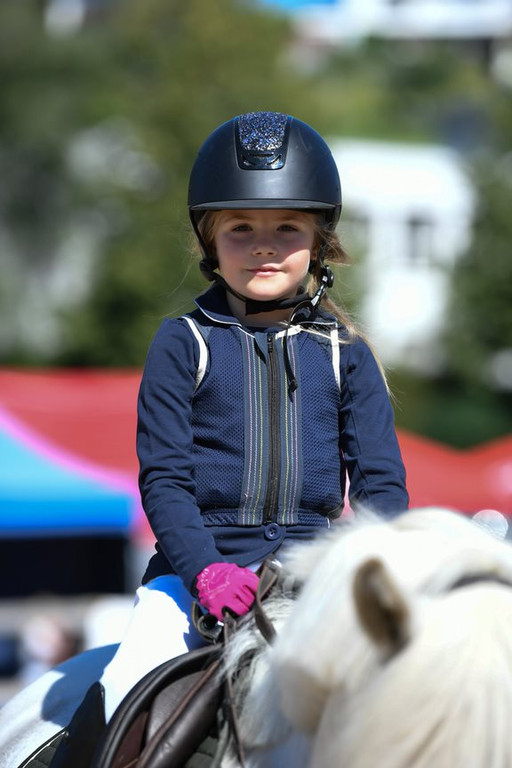 Emilia Salzmann auf Kiltormer King - Foto Waschb__r.jpeg