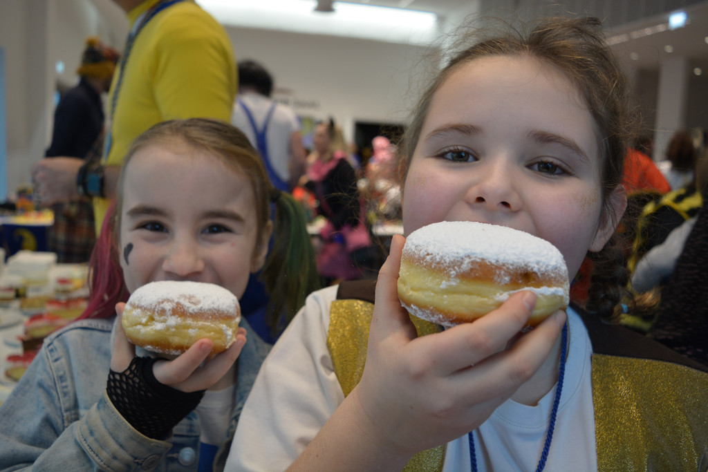Foto 4_Krapfenessen.jpg
